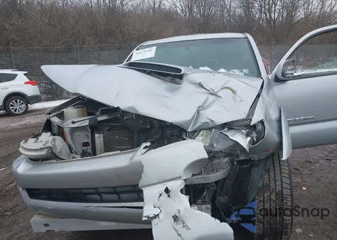 2011 Toyota Tacoma Base V6 z USA, uszkodzony, nr VIN 3TMLU4EN8BM066194
